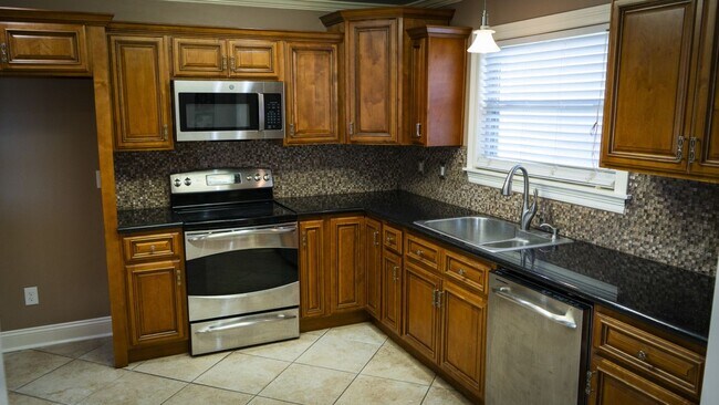 Building Photo - 7445 Endeavors Ct