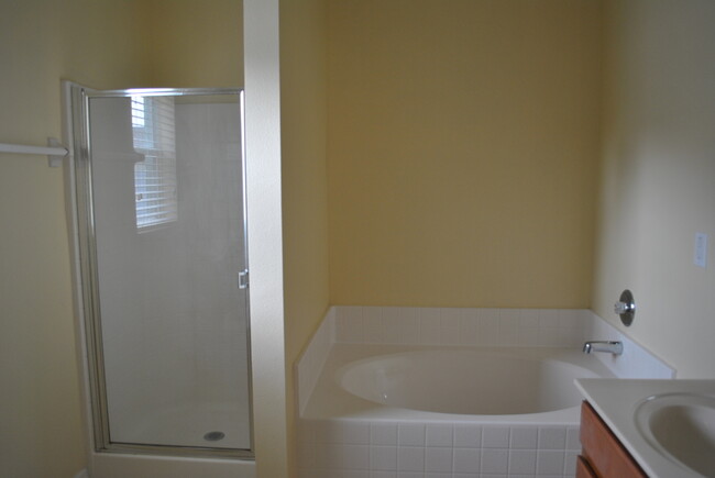Building Photo - 3 Bedroom, 2 Bathroom Home in Sanford!
