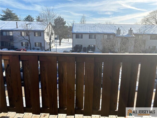 Foto del edificio - 802 Lindsey Ct