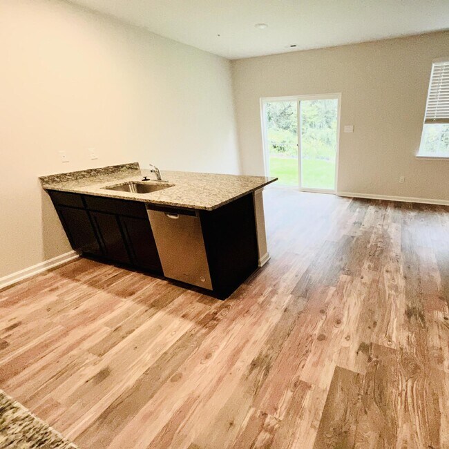 Building Photo - Newly Constructed Townhome in Northeastern...