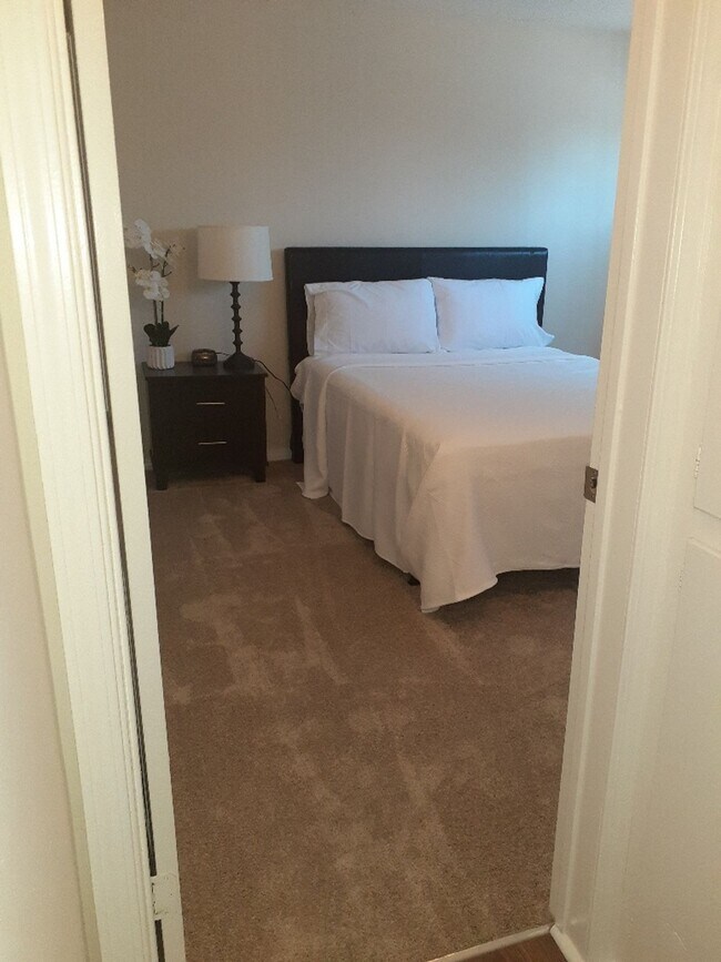 Foto del edificio - Welcome home to Seabreeze Garden Apartments