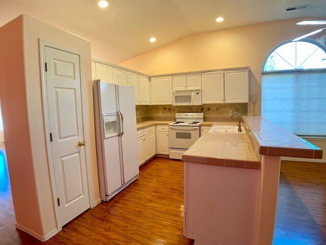 Foto del edificio - Unique 4 Bedroom Home- Minutes to Vancouve...