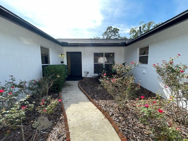 Foto del edificio - Stunning 4 Bd/2 Ba Home in Winter Park! La...