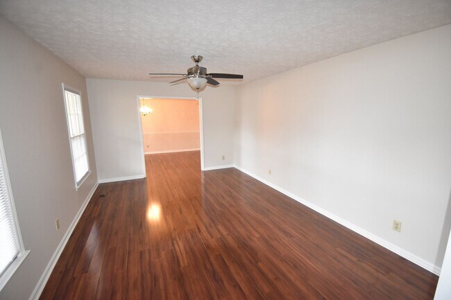 Foto del edificio - 3 Bedroom, 2 Bathroom (Pets Considered)