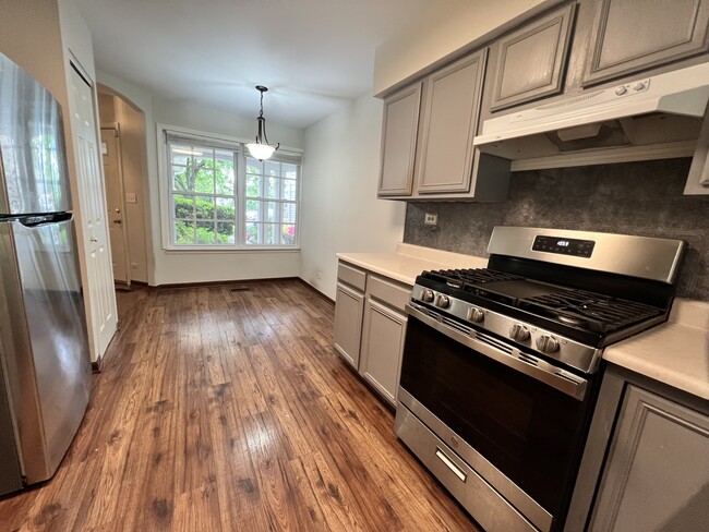 Building Photo - 883 Brompton Ct