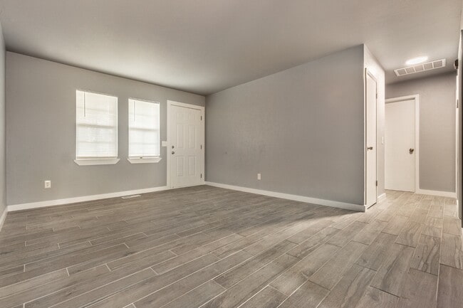 Photo - 13817 N Everest Ave House