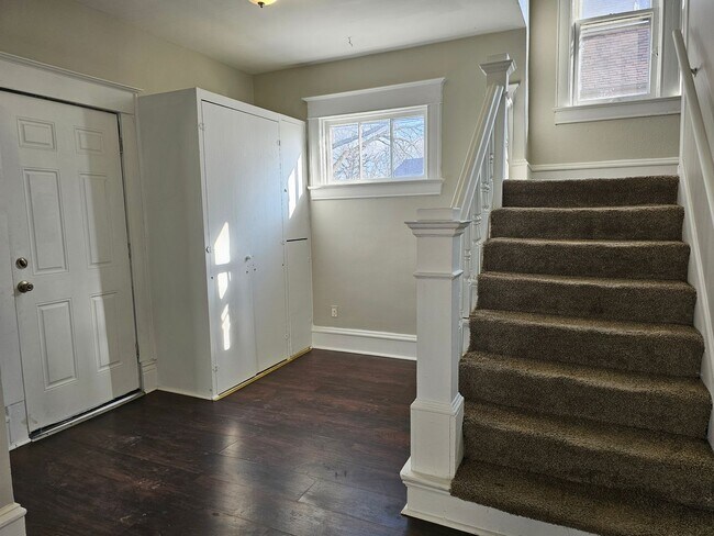 Building Photo - NE 2 bedroom house, Fenced Yard, 1 Stall G...