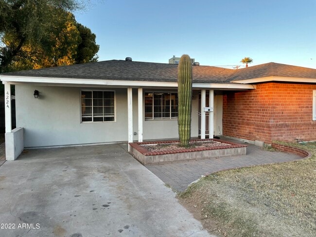 Building Photo - 4224 E Wilshire Dr