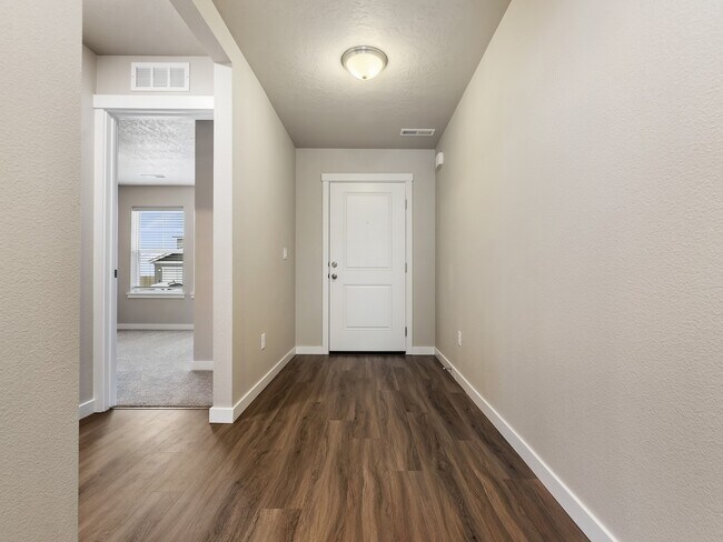 Building Photo - 7807 S Dewberry Way