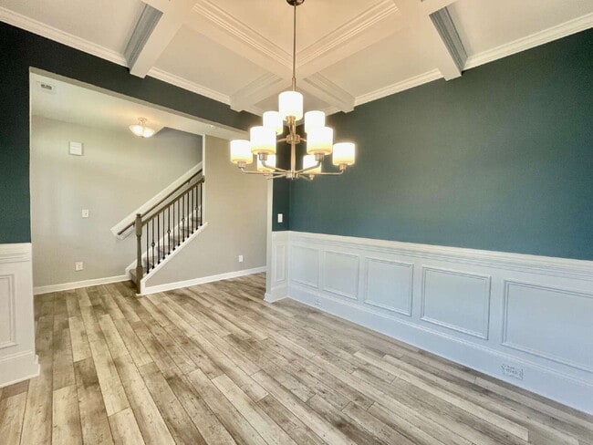 Building Photo - Spacious 4 Bedroom, 2 And A Half Bath Nest...