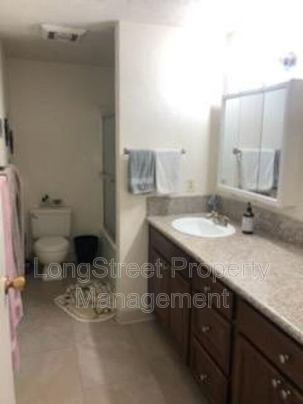 Foto del edificio - 644 SW 7th St