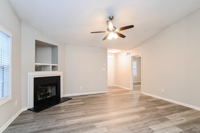 Foto del edificio - 3004 Great Falls Dr