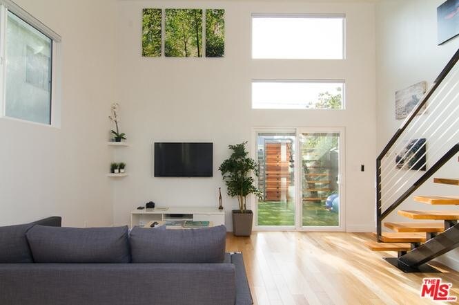 2 story living room - 11827 Culver Blvd