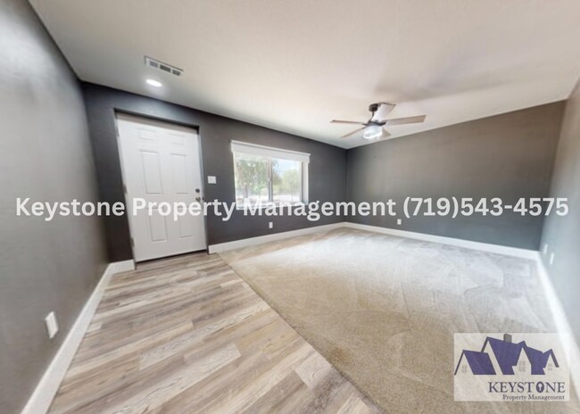 Building Photo - Stunning Rancher on the St Charles Mesa! 2...