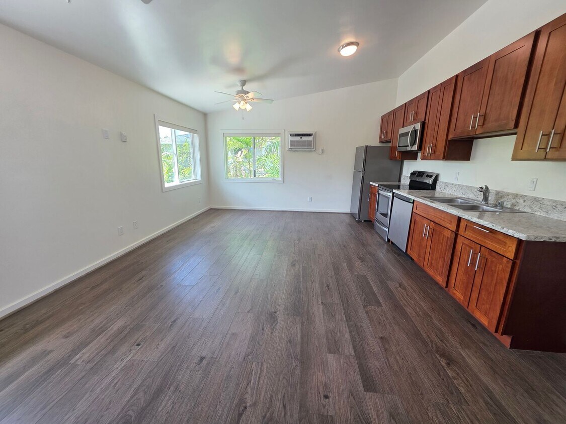 Foto principal - Spacious 2 bedroom, 2 bath with 2 parking ...