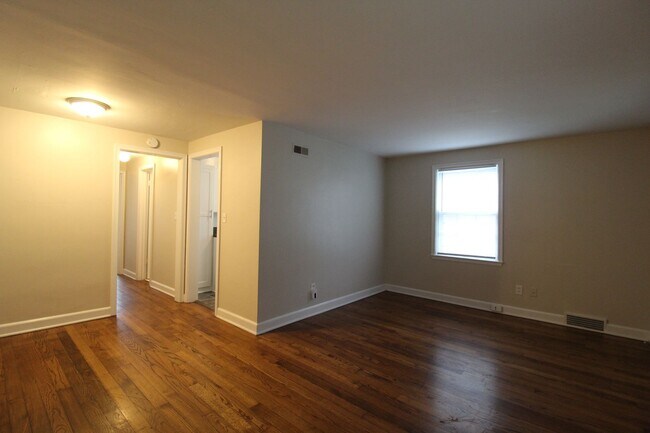 Foto del edificio - One Bedroom Duplex in North Kansas City