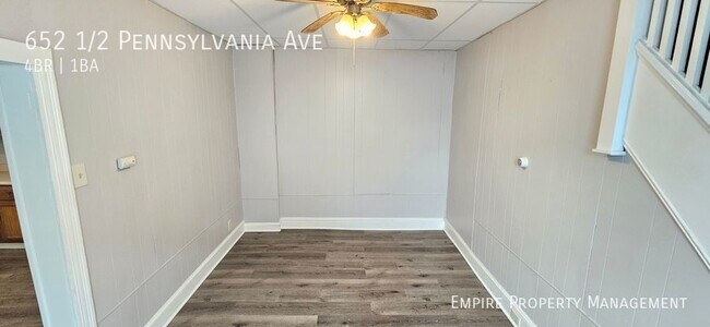 Building Photo - 1st and 2nd Floor: 4 Bedroom/ 1 Bathroom A...