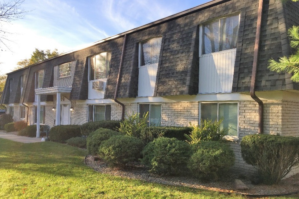 Primary Photo - Pinecrest Apartments