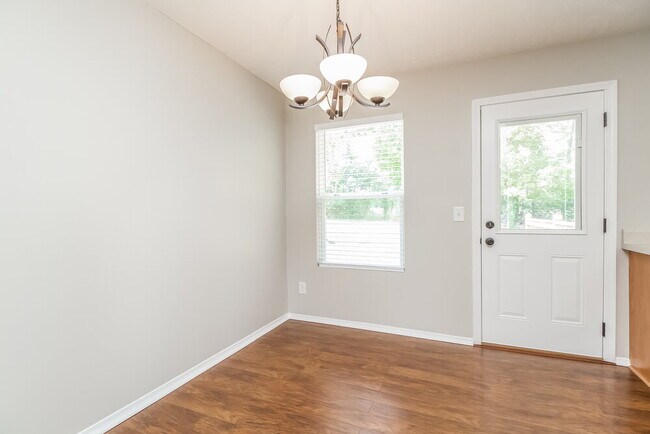 Foto del edificio - 2735 Sutherland Dr