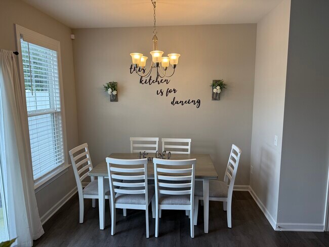 Foto del edificio - 440 Leighann Ridge Ln