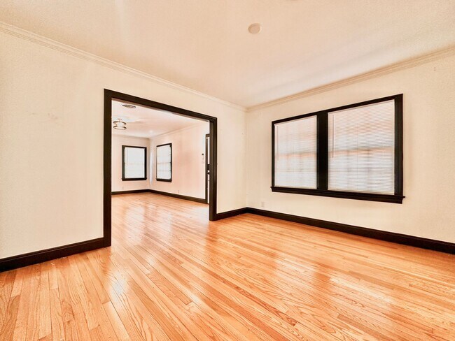 Building Photo - Cherrywood 3x2 + Detached Studio/At-Home Office