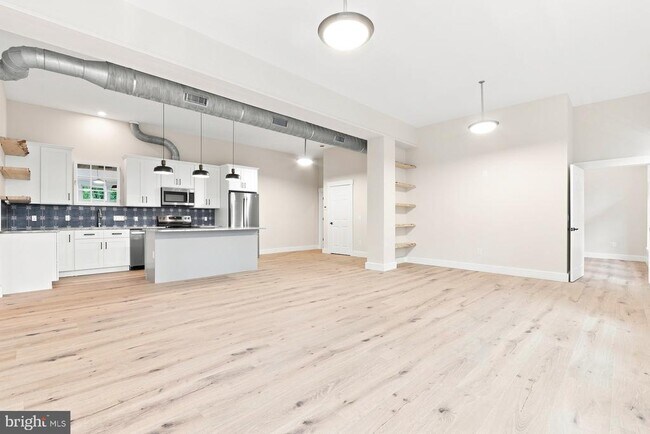 Foto del edificio - 5565 Pennell Rd