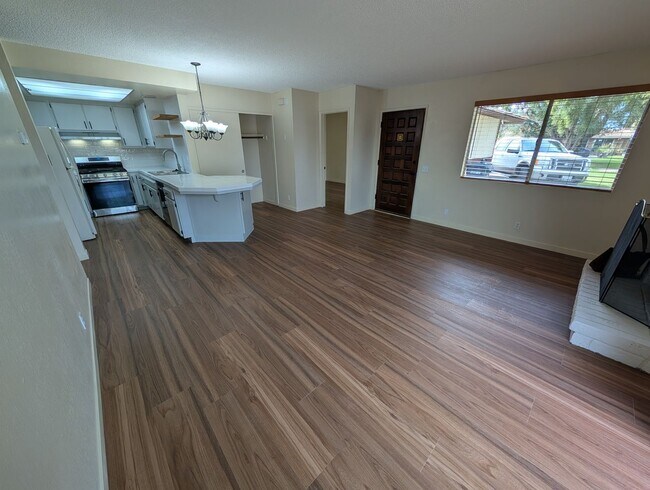 Foto del edificio - 926 Oleander St