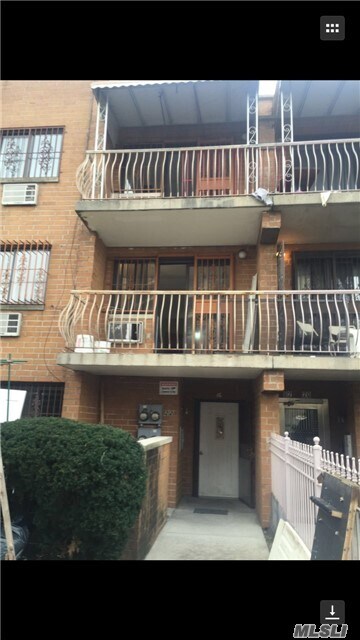 Primary Photo - 82-22 Parsons Blvd