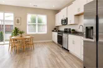 Interior Photo - Cannondale Court