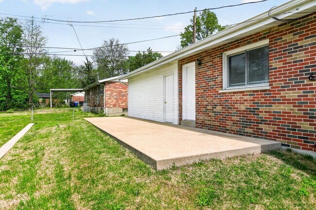 Foto del edificio - 1810 Swallow Ln