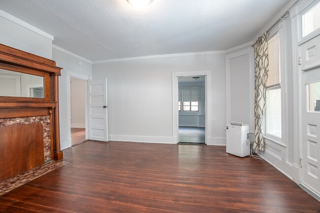 Foto del edificio - 330 S Woodland Blvd