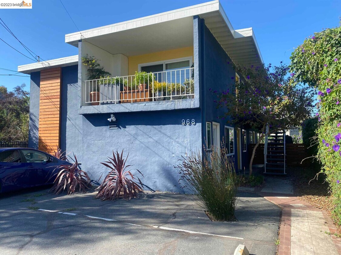 968 45th St Unit A, Oakland, CA 94608 Room for Rent in Oakland, CA