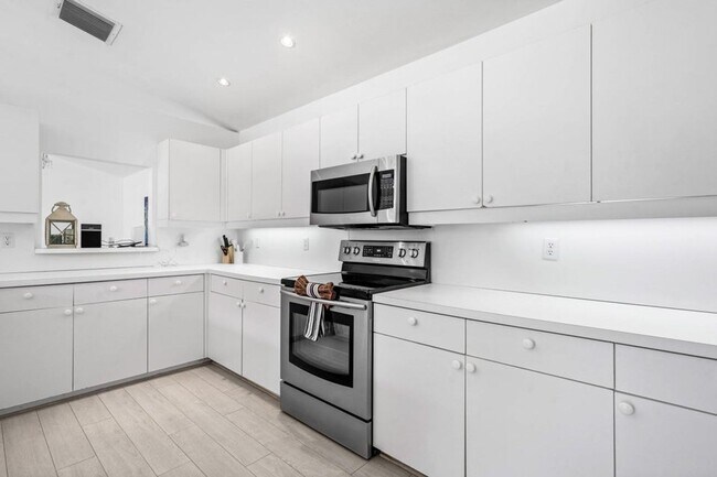 Foto del edificio - 790 Clearbrook Park Cir