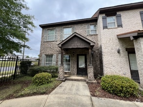 Building Photo - 2150 3rd Ct