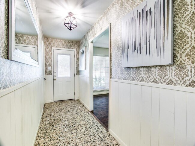 Building Photo - 3701 Park Ridge Blvd