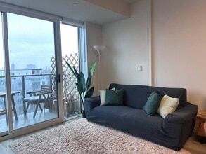 Building Photo - 18 Hamilton Ave N