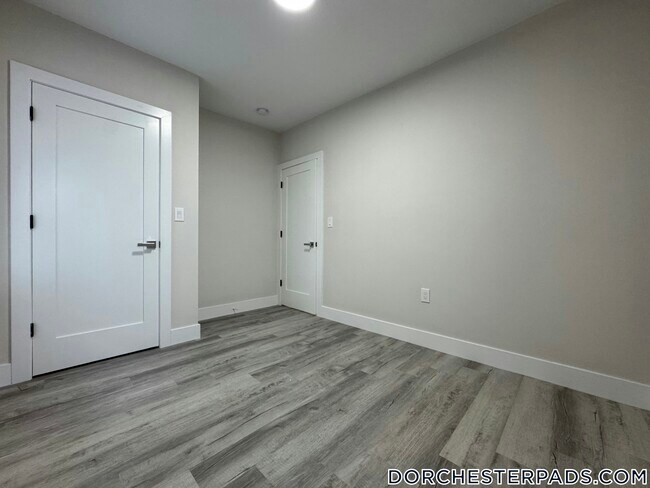 Building Photo - 10 Cawfield St
