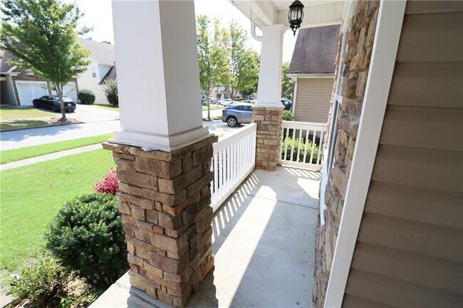 Building Photo - 2548 Southhaven Ln
