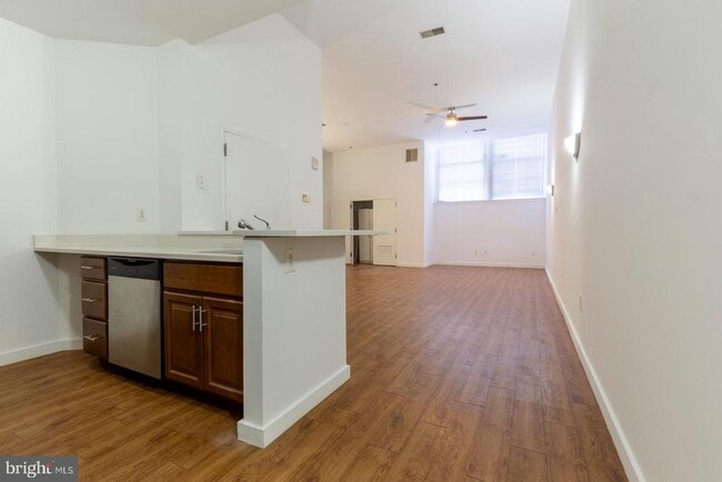 Building Photo - 109 W Wildey St
