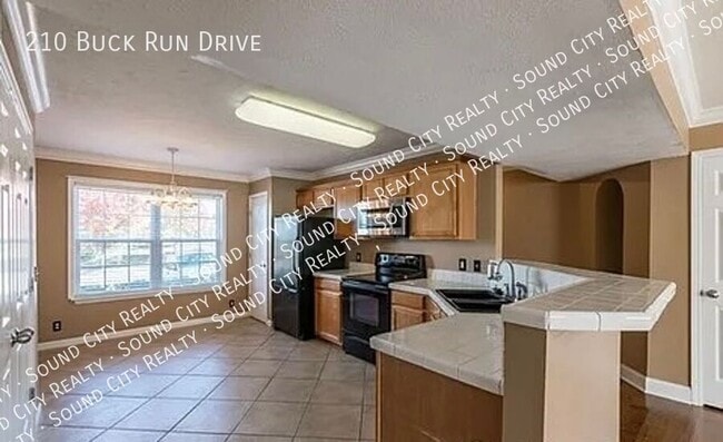 Building Photo - 210 Buck Run Dr