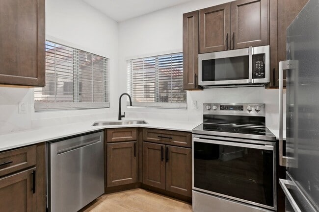 Building Photo - Hideaway North Scottsdale