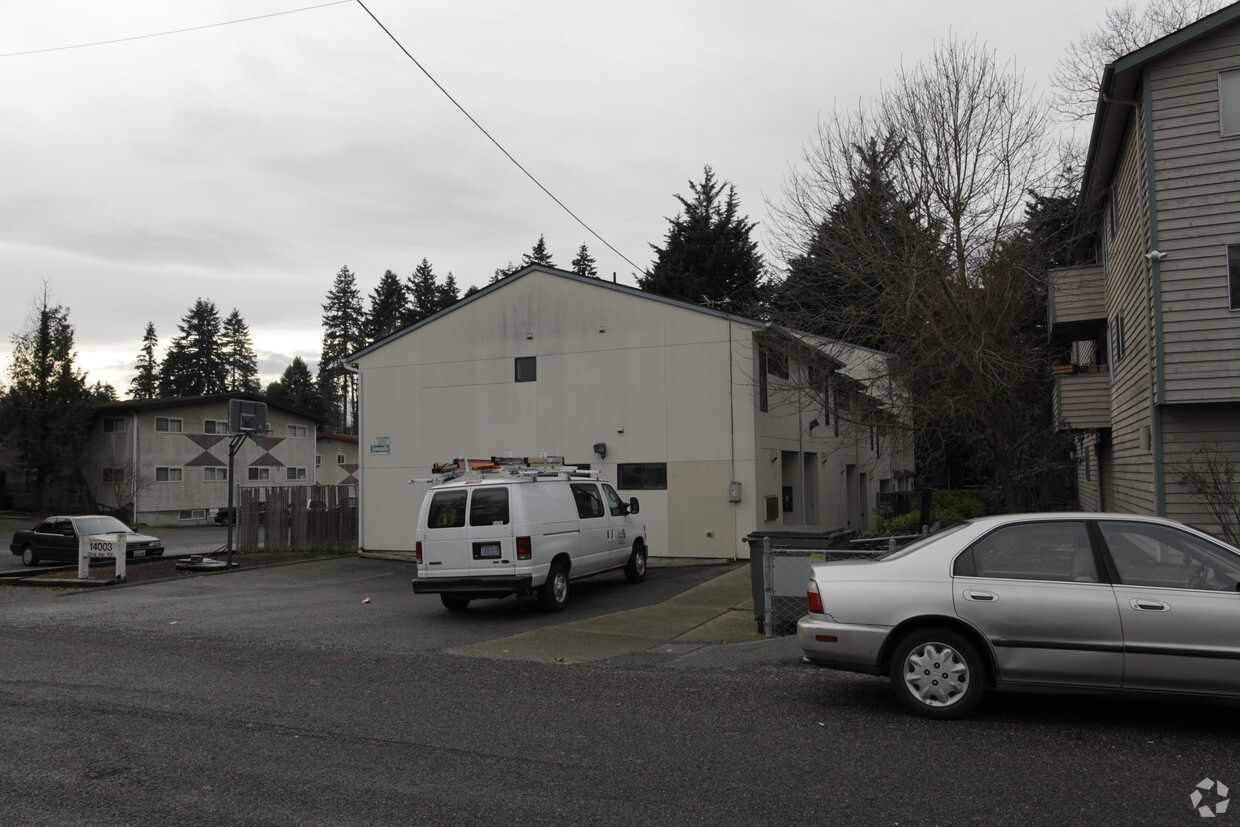 Building Photo - 14003 32nd Ave NE