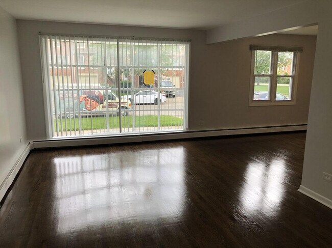 Foto del edificio - 4420 Forest Ave