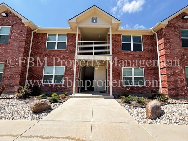 Building Photo - 1203 N Clay St