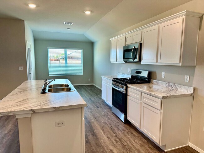 Foto del edificio - 4 bedroom 2 bath 2 car garage - Bixby Schools
