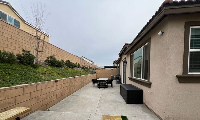 Foto del edificio - 16746 Mistletoe