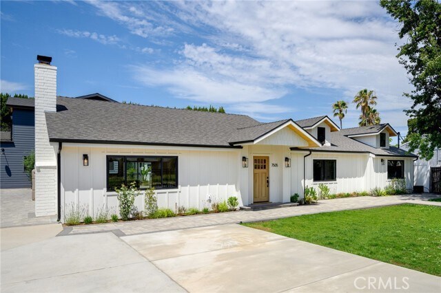 Primary Photo - 7505 Hesperia Ave