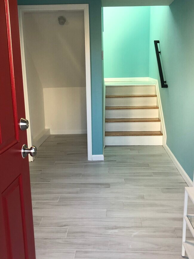 Ground floor entrance area, storage closet - 409 Brinley Ave