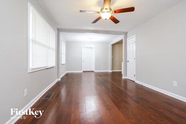 Foto del edificio - 1819 Rosewood Rd