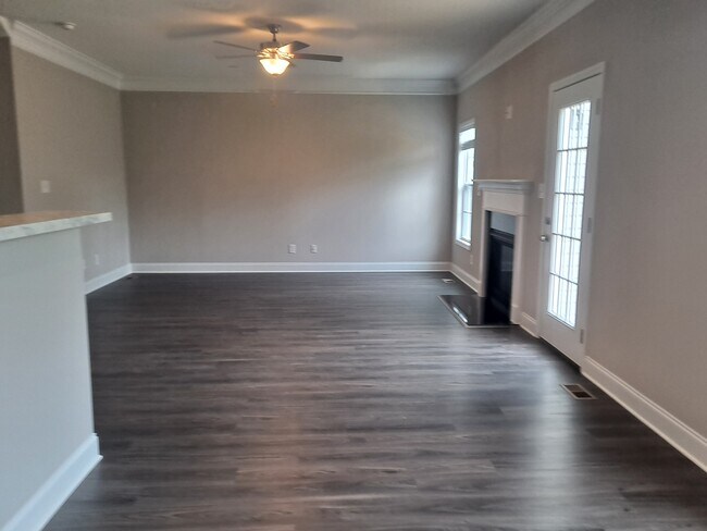 Building Photo - 9218 Upstream Ln